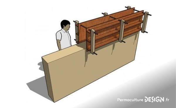 Il existe diverses techniques de construction en terre crue très utiles en permaculture pour la création de bâtiments naturels.